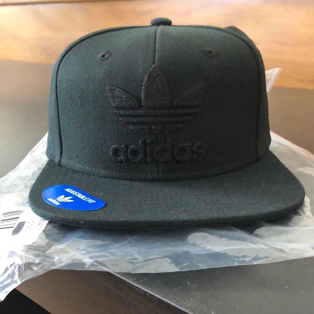 BNWT Adidas Adjustable Snapback Hat Unisex